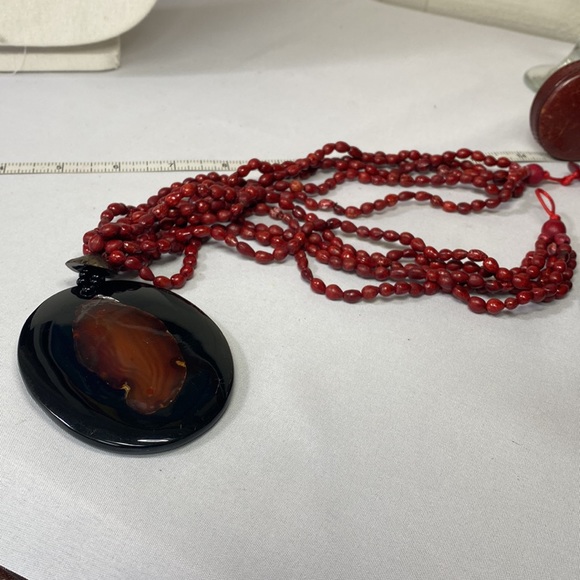 Beautiful multi strand red seed bead necklace with large medallion - Picture 3 of 9